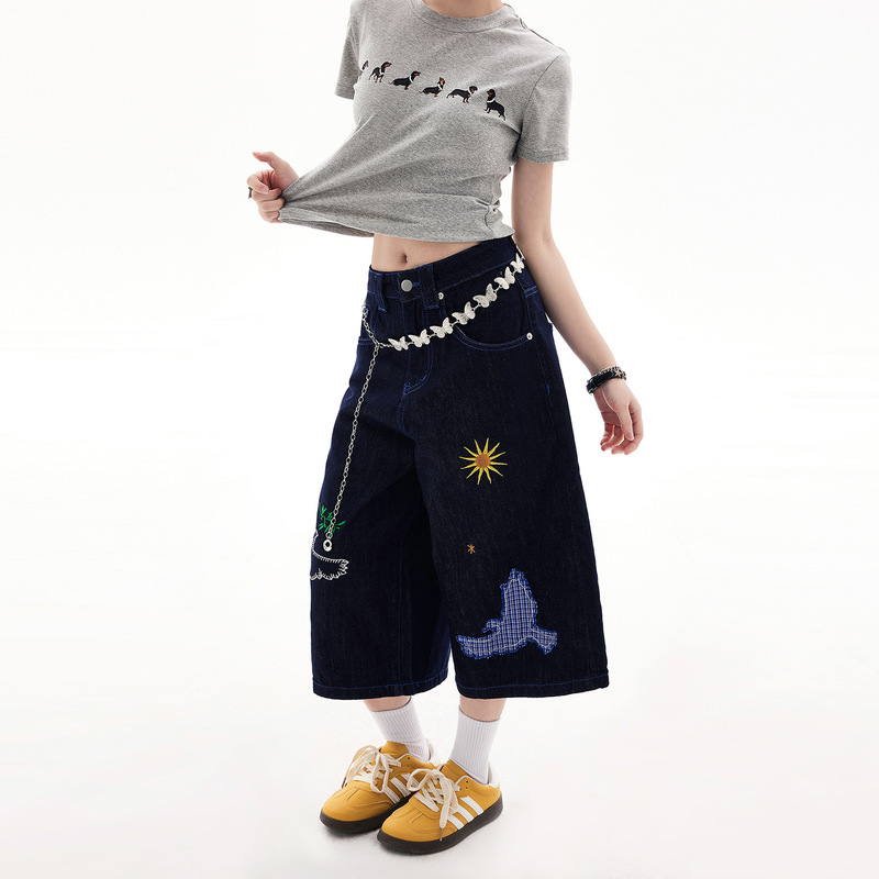 楽しい刺繍デザインのジーンズ、クロップドパンツ、男性と女性のアメリカンレトロトレンディなハイストリートルーズカジュアルワイドレッグショーツ|undefined
