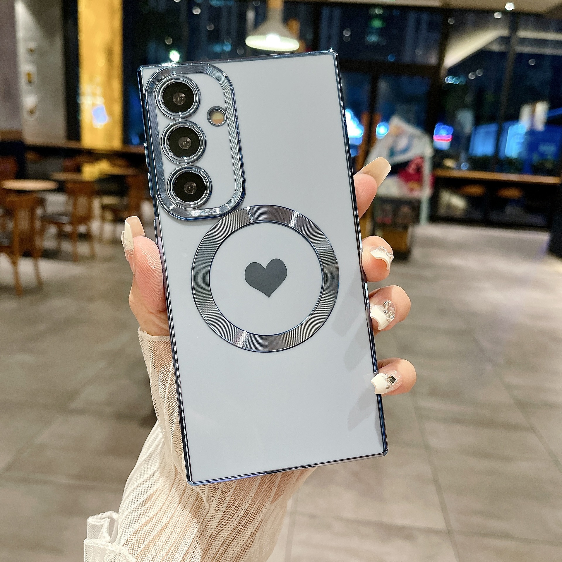 Adecuado para la carcasa cuadrada de teléfono móvil Samsung s24ultra Chapada en color real absorción magnética + funda protectora de teléfono móvil de amor lateral