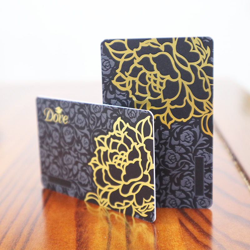 厂家直销黑金版面IC会员卡PVC黑料雕花烫金高端黑卡酒店会员卡