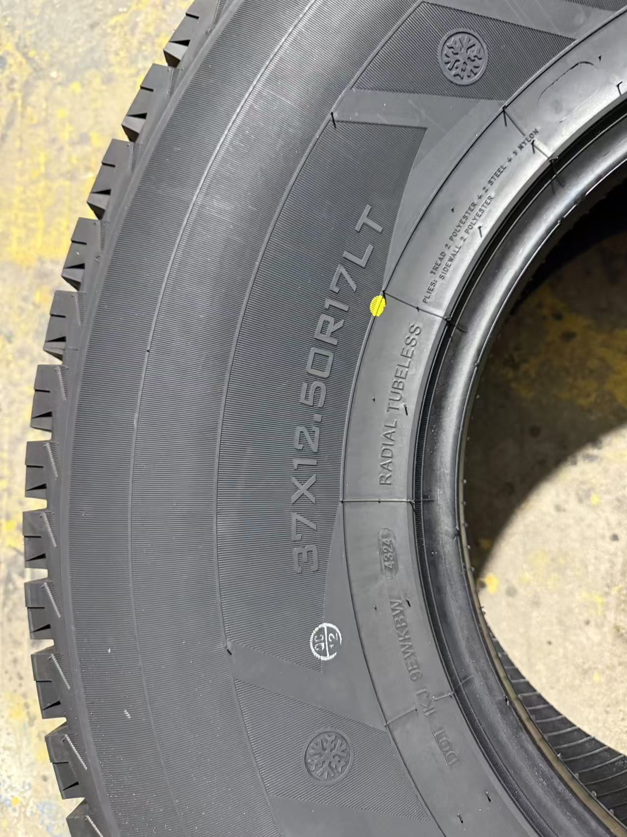 Studded Winter Snow Tires 265 285 315/40 50R17R18R20R21 Raptor Wrangler