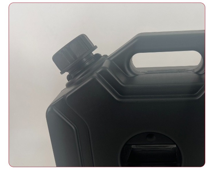 Car-mounted plastic oil canisters, spare oil tanks, oil containers, car and motorcycle off-road equipment wholesale