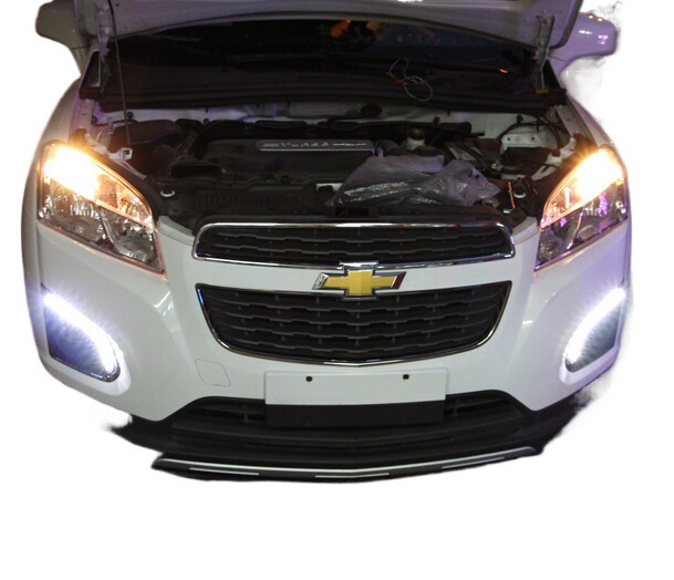 Adecuado para Chevrolet skyworth TRAX modificado especial luz diurna LED frontal anti-niebla luz diurna