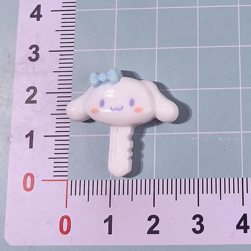Nuevos dibujos animados Sanrio llaves DIY accesorios de resina lindos clips para el cabello accesorios para el cabello material de colgante de caso de teléfono móvil