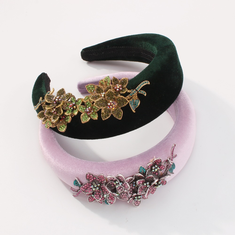 Diadema De Terciopelo De Esponja De Estilo Barroco Con Incrustaciones De Diamantes display picture 12