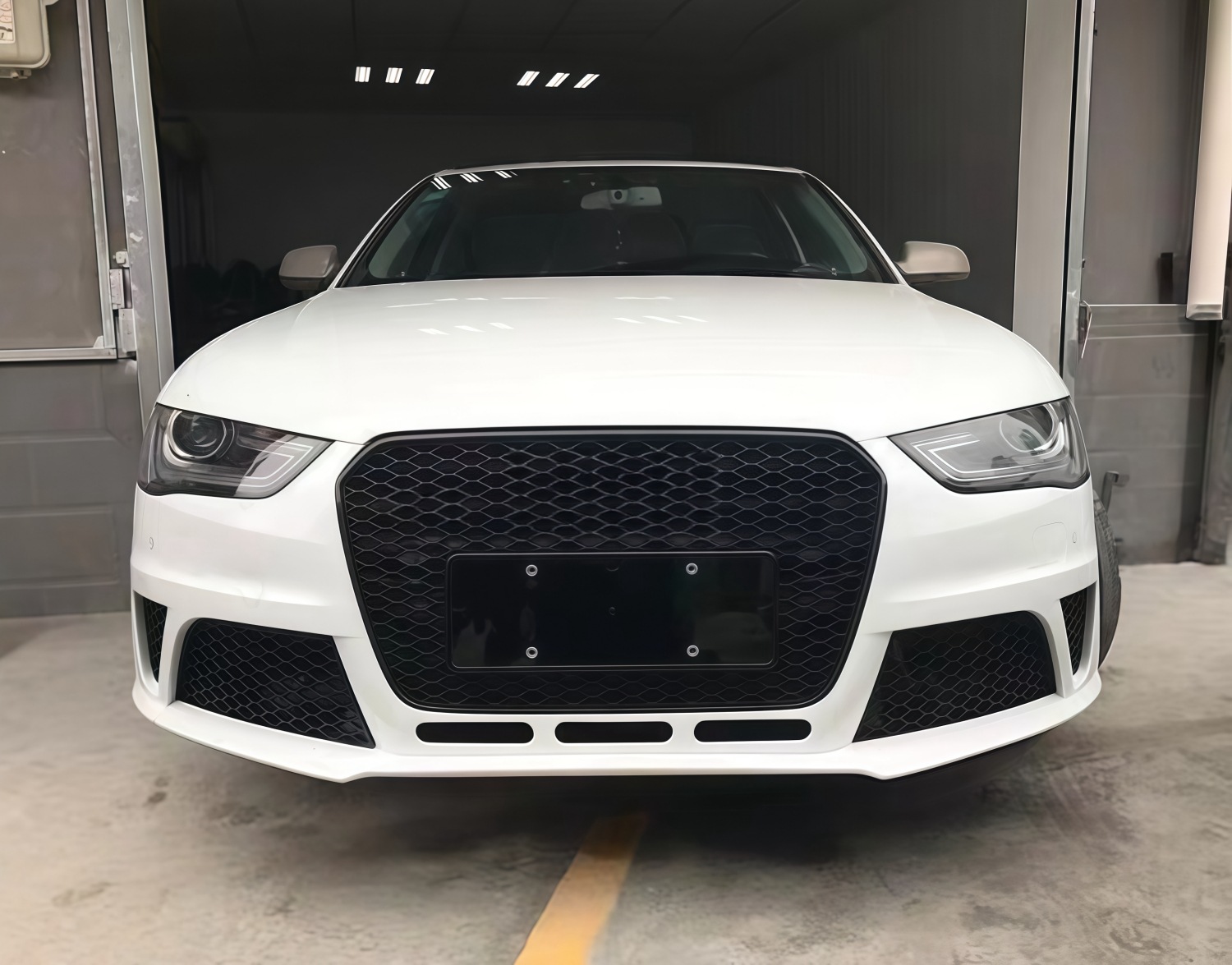 13-16 Models Suitable for Audi A4L Modification to Rs4 Body Kit B9 A4L Modified to Rs4 Front Grille, Front Bumper, and Rear Lip
