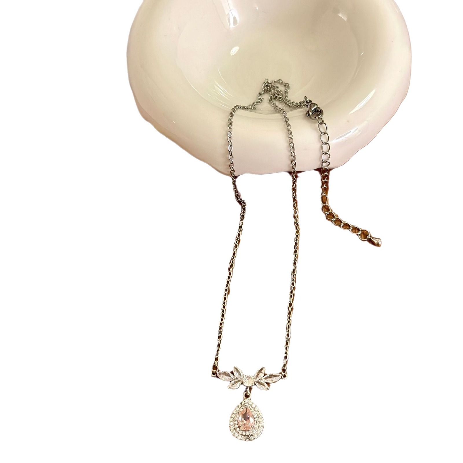 Collier pendentif papillon plaqué or avec zirconia cubique_voghion.com