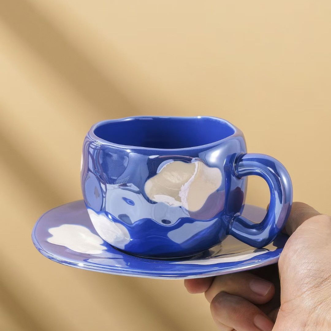 Taza de café de alto valor creativo de perla esmalte de mano regalo de marca de cerámica roja taza de té de la tarde plato taza de combinación
