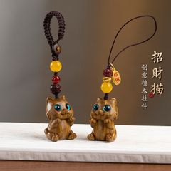 オリジナルの檀木猫の車のキーホルダーが可愛いです。