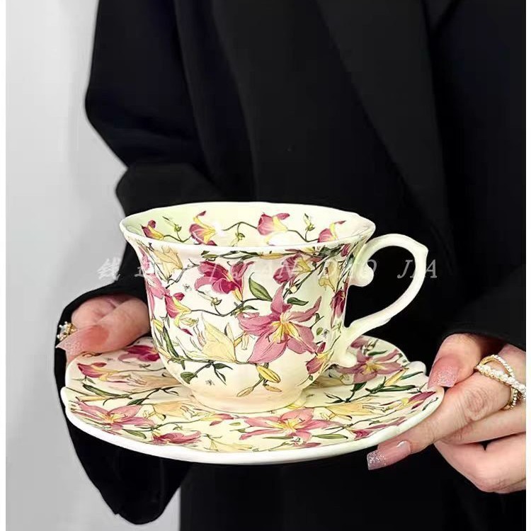 高颜值复古法式陶瓷杯百合花油画般咖啡杯碟套装下午茶拿铁马克杯|undefined