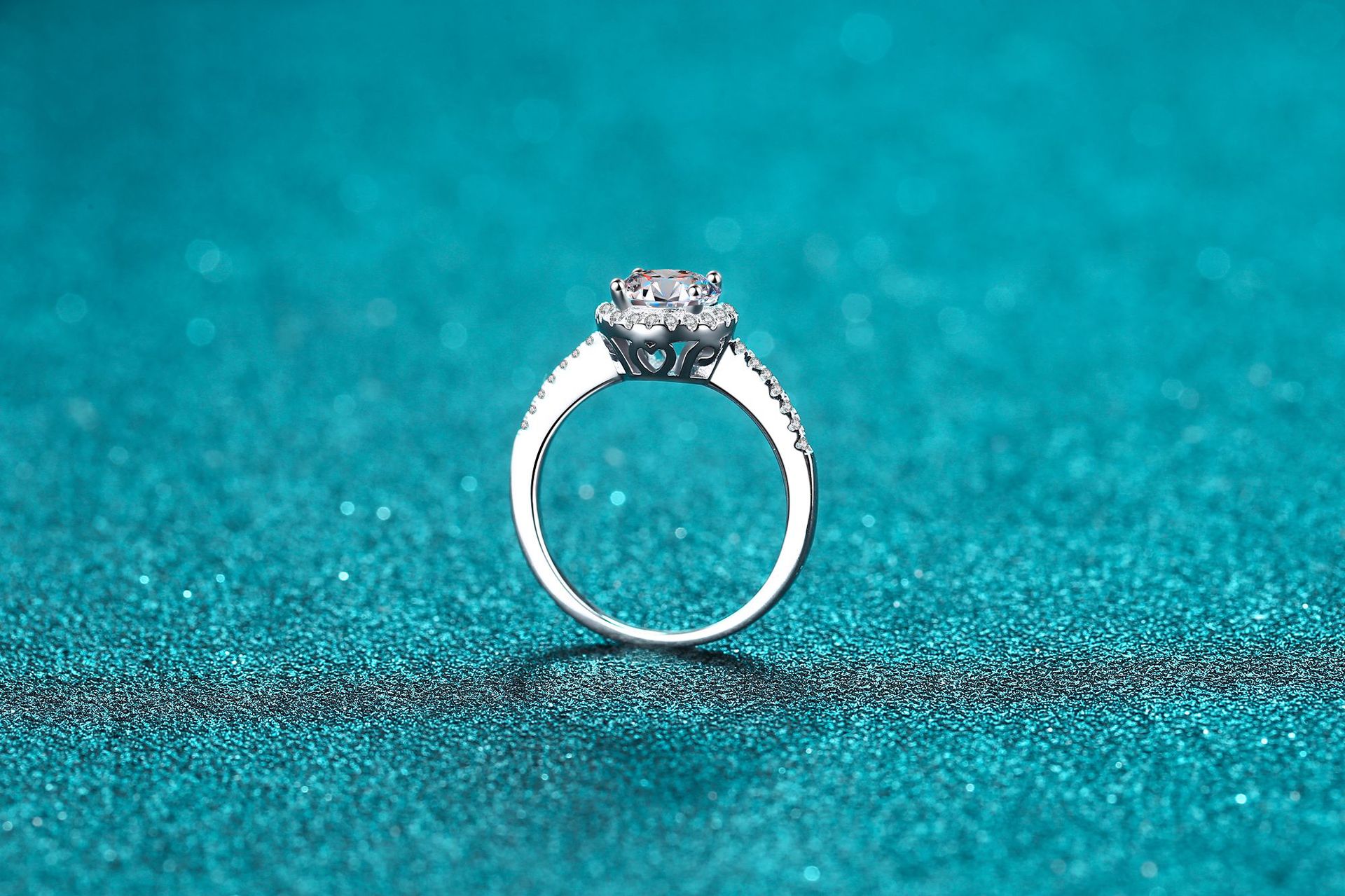 3g Weight Moissanite, Zircon Inlay Material 925 Sterling Silver Moissanite Zircon Flower Rings