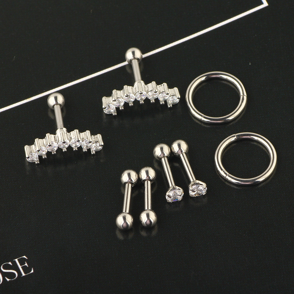 16G labret stud size and finish detail