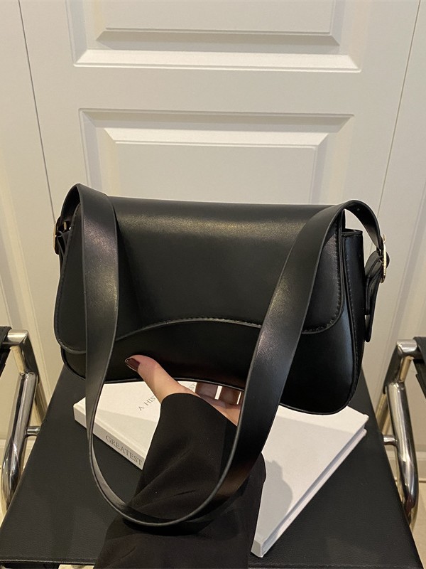 Bolso Cuadrado de Axila para Mujer de Cuero PU con Solapa para Uso Diario image 3