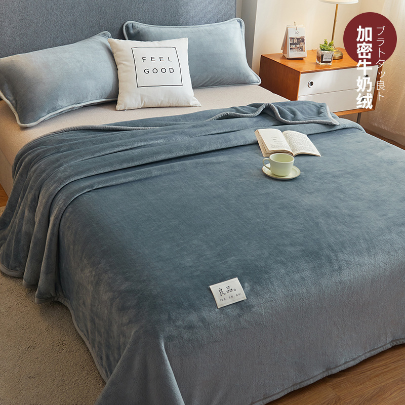 Una clase de invierno más seda de seda de seda de leche gruesa sábanas de seda de coral franela edredón de seda de una sola cama de dormitorio una sola manta de peluche