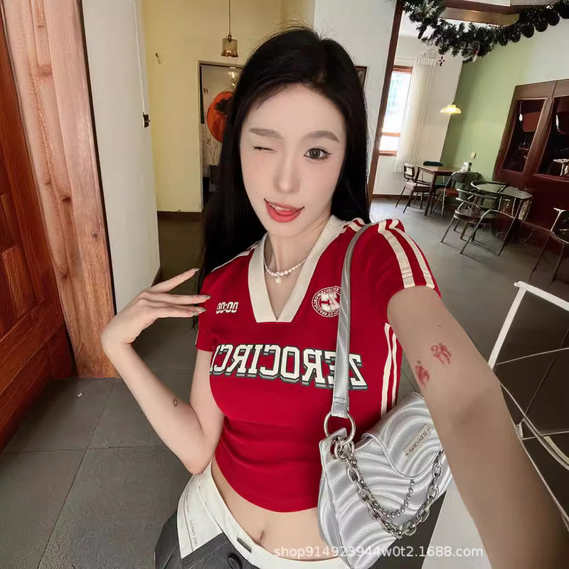 Baseball style shoulder V-neck short T-shirt for women 2024 Summer new fashion slim fit versatile slimming casual short top