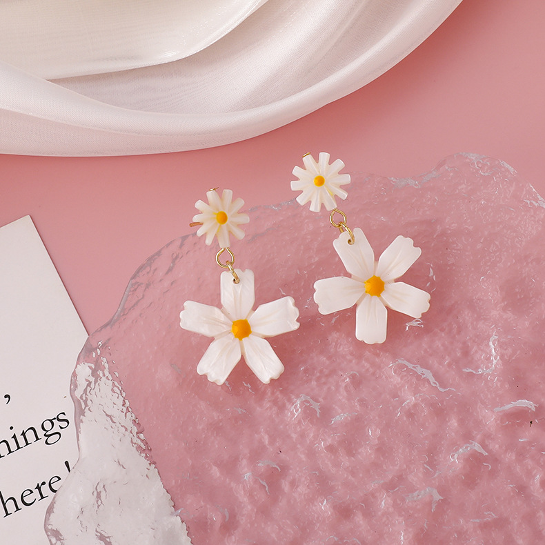 Boucles D&#39;oreilles Fleur De Marguerite Fritillaire Naturelle Simple display picture 5