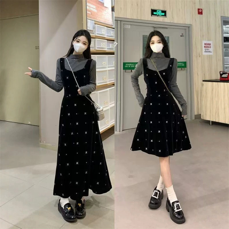 Early autumn outfit set 2026 new women's clothing, minimalist chic style, velvet camisole dress two-piece set Early autumn outfit set 2026 new women's clothing, minimalist chic style, velvet camisole dress two-piece set