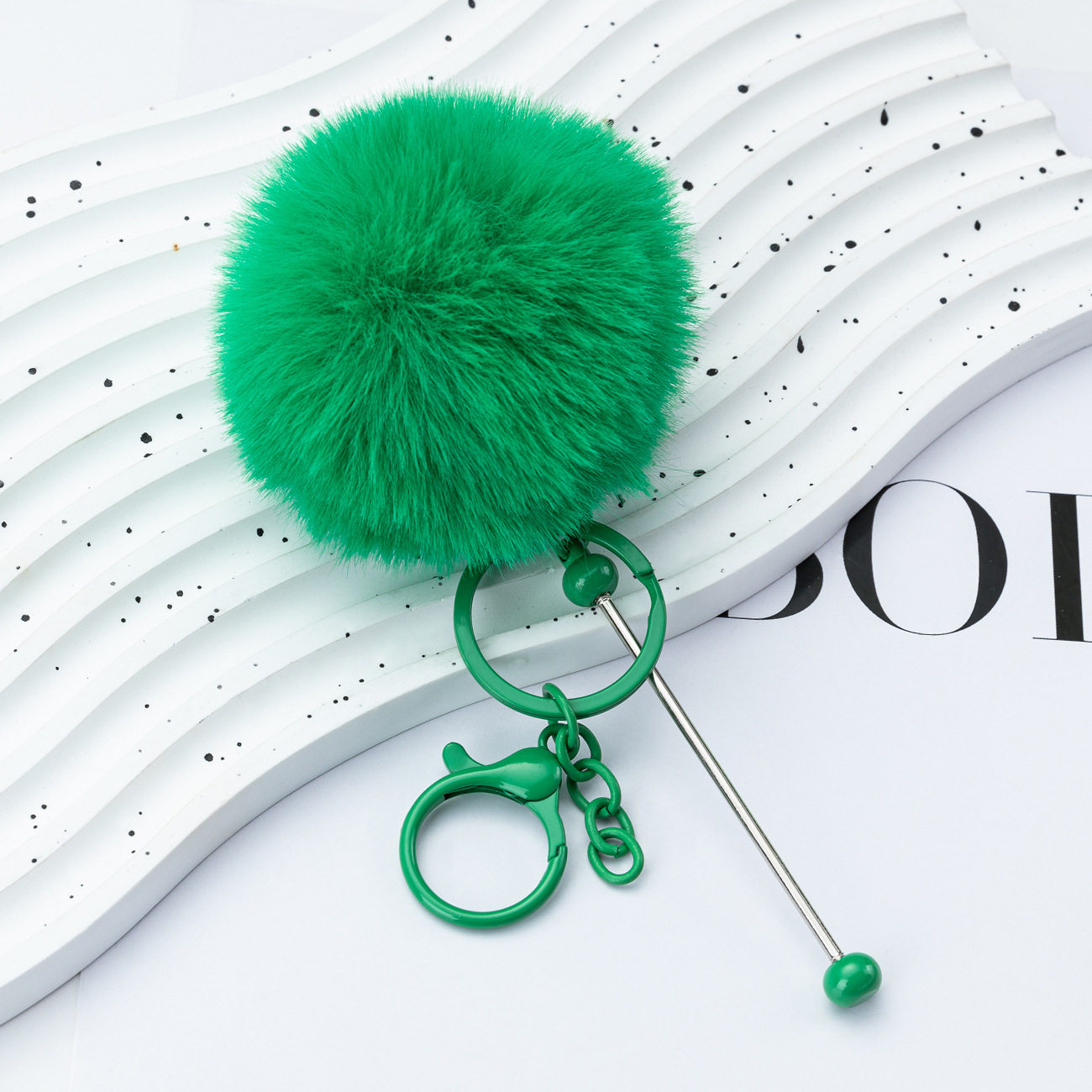 Nuevo DIY cuentas bola de peluche creativo colgante de peluche colgante de llaves de belleza corazón de peluche llaves de peluche