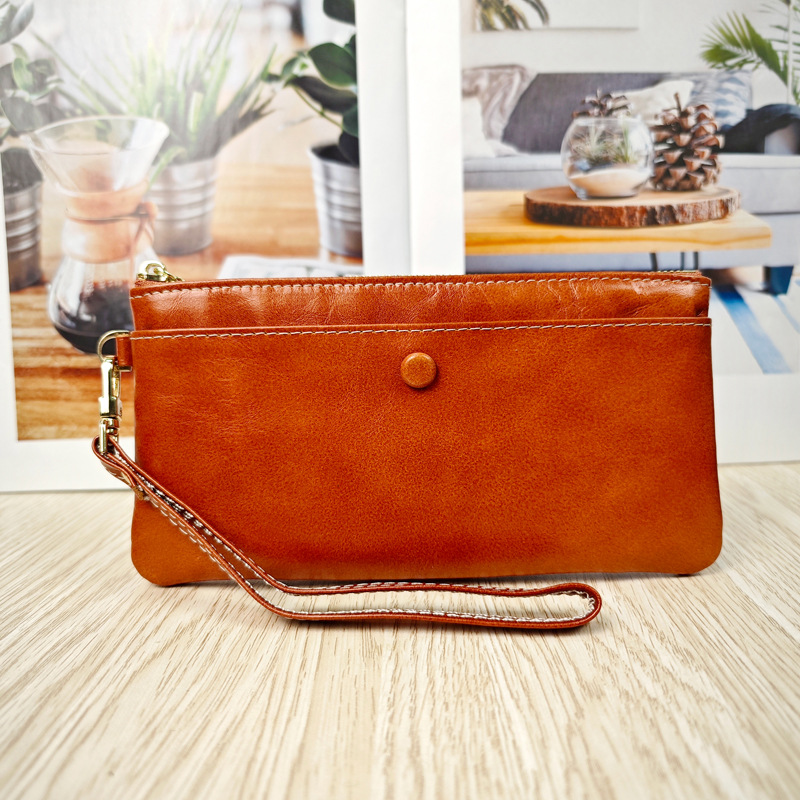 흙 같은 노란색