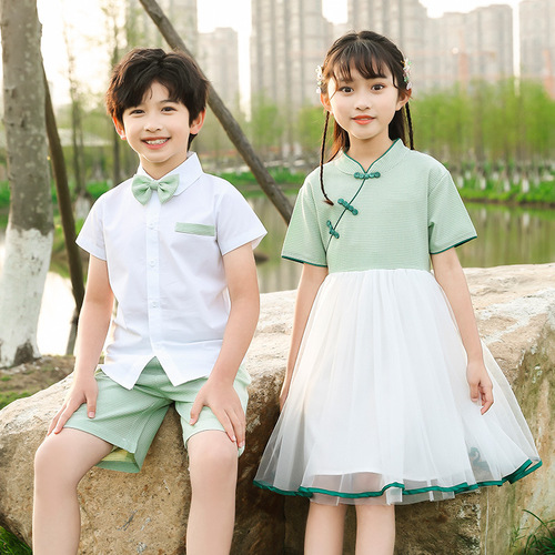 Children's ancient Chinese costume for a group performance, suitable for both boys and girls, for the national culture class of primary school students in kindergarten during the June 1st holiday.
