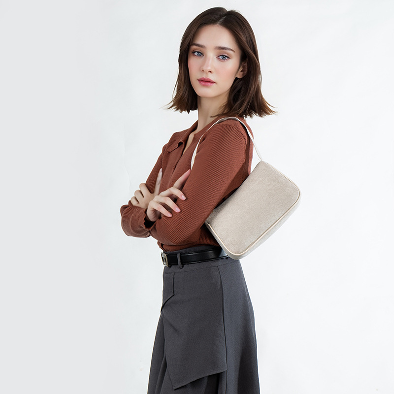 Bolsos transfronterizos para mujeres 2025 nuevo estilo de alta belleza, bolsos de mochila simple, bolsos de hombro bajo la axila. image 3