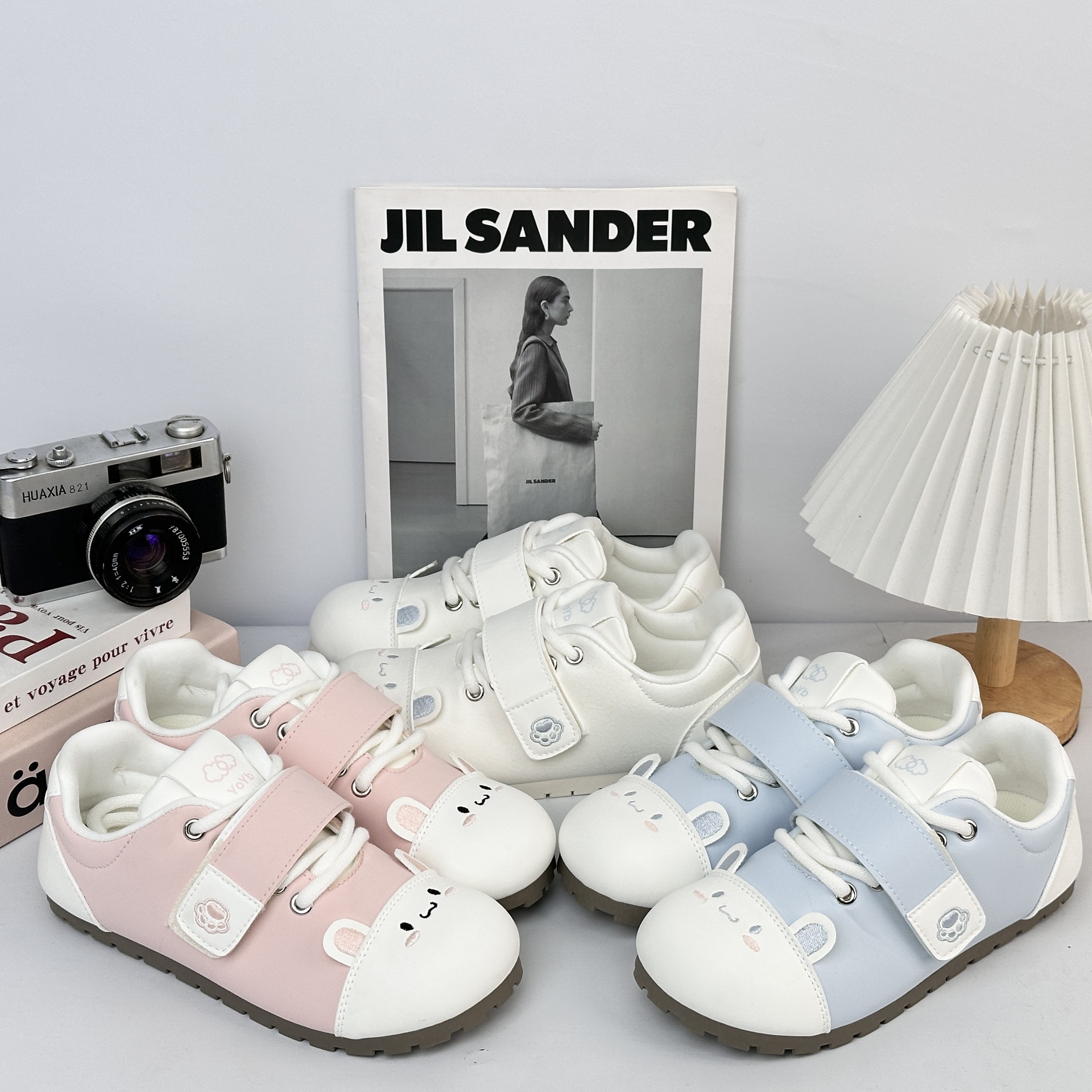 Zapatos de pan de ondas largas con suela gruesa zapatos blancos para mujeres 2025 nuevos zapatos de skate casuales primavera y otoño versátiles zapatos de entrenamiento alemán