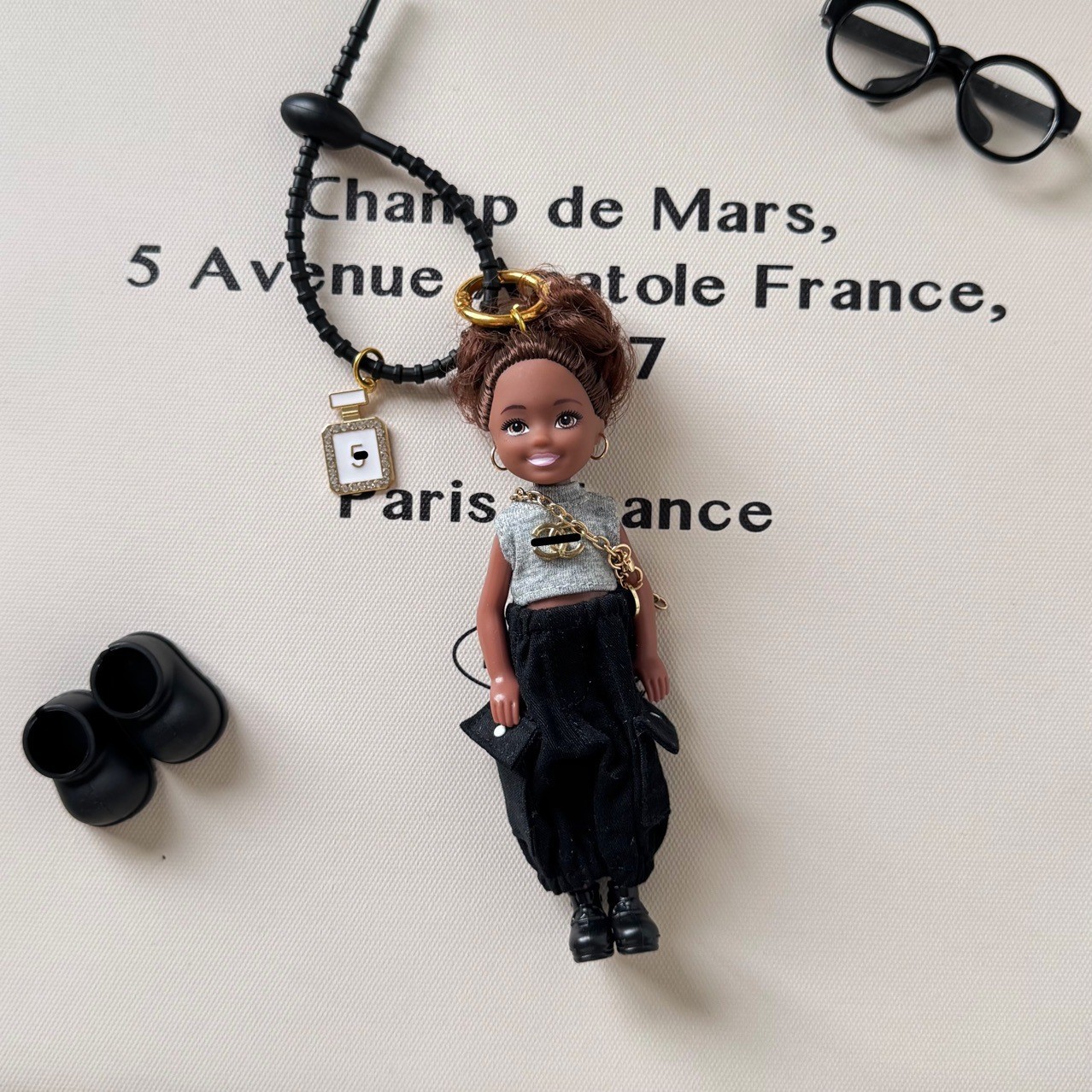 올드머니 스타일 블랙 인형 키링