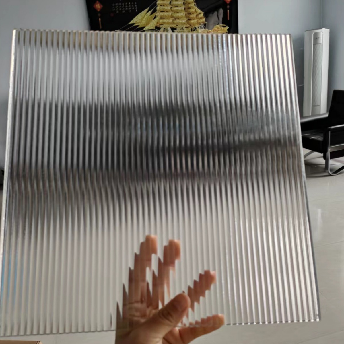 3-6mm透明压花玻璃  可按客户需求改裁  磨边打孔钢化