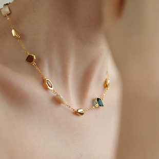 New Chinese Style Dopamine Color Necklace Female Natural Fritillaria Light Luxury Niche Design Personalized Court Vintage Clavicle Chain