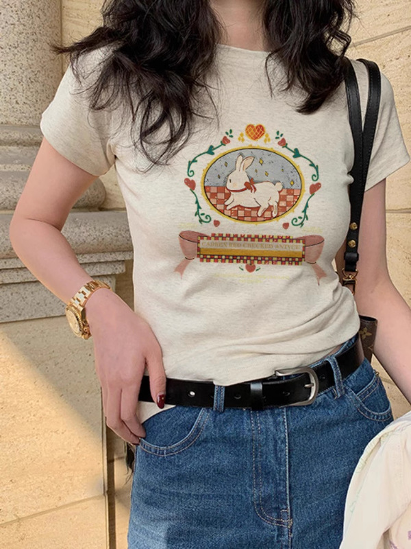 アメリカンスタイルの右肩漫画プリントデザイン多用途半袖Tシャツ女性用夏の新しいニッチカジュアル半袖トップ|undefined