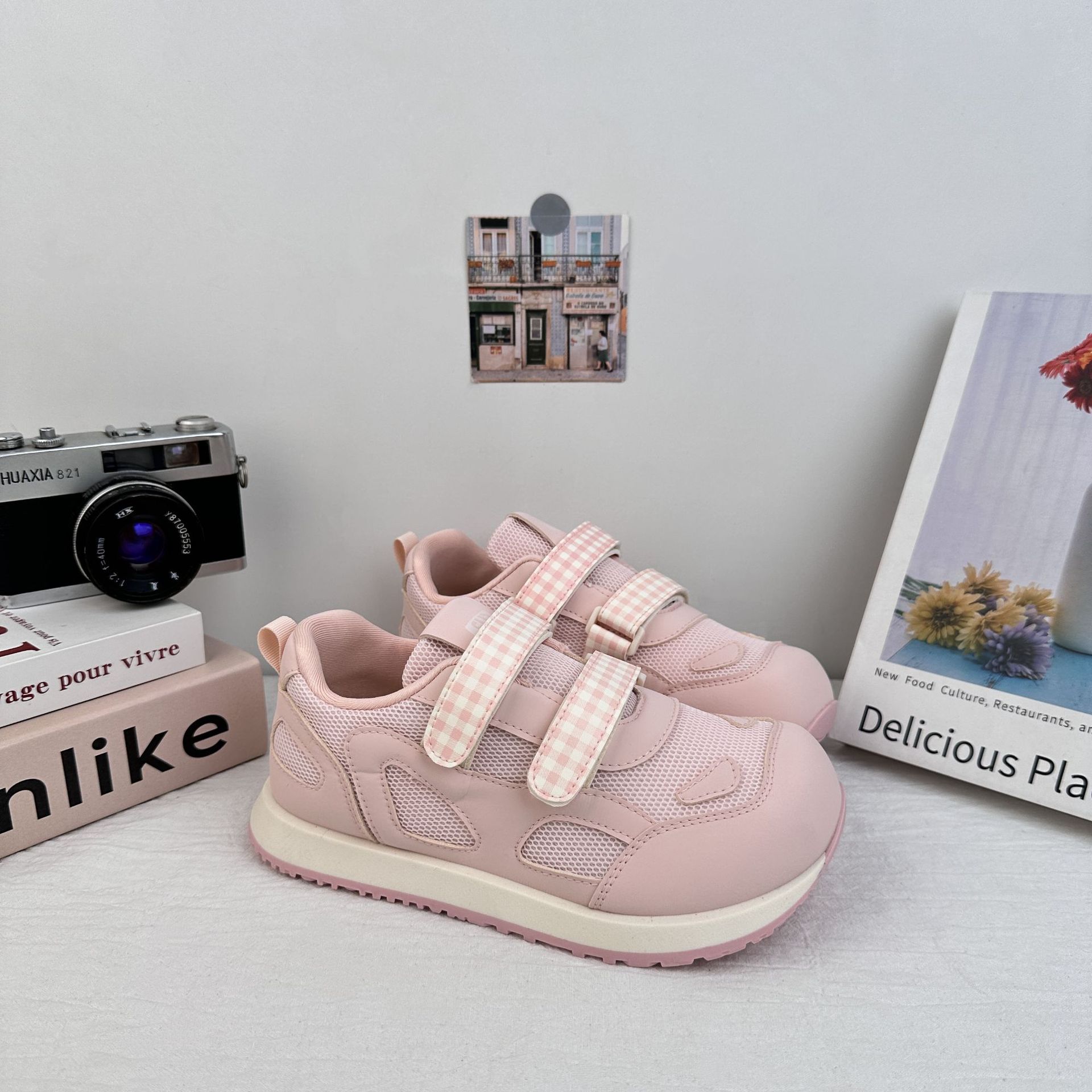 Yuanbo verano zapatos de skate delgados para mujeres 2025 nuevos zapatos de red para mujeres respirantes de malla velcro zapatos blancos pequeños