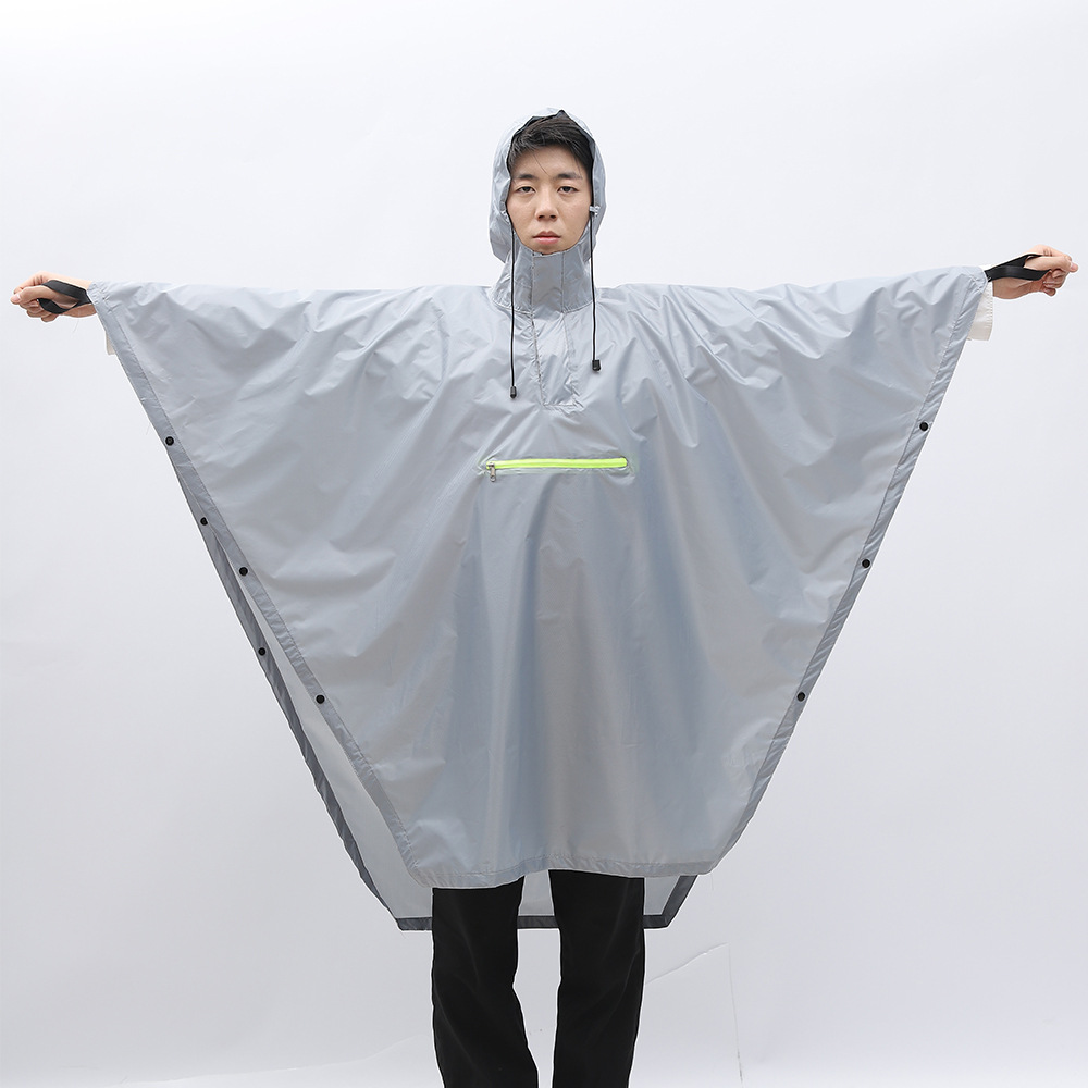 Al Aire Libre montañismo poncho de tres en uno Multi-funcional adulto capa impermeable PU impermeable 210T poliéster alfombra de piso Canopy