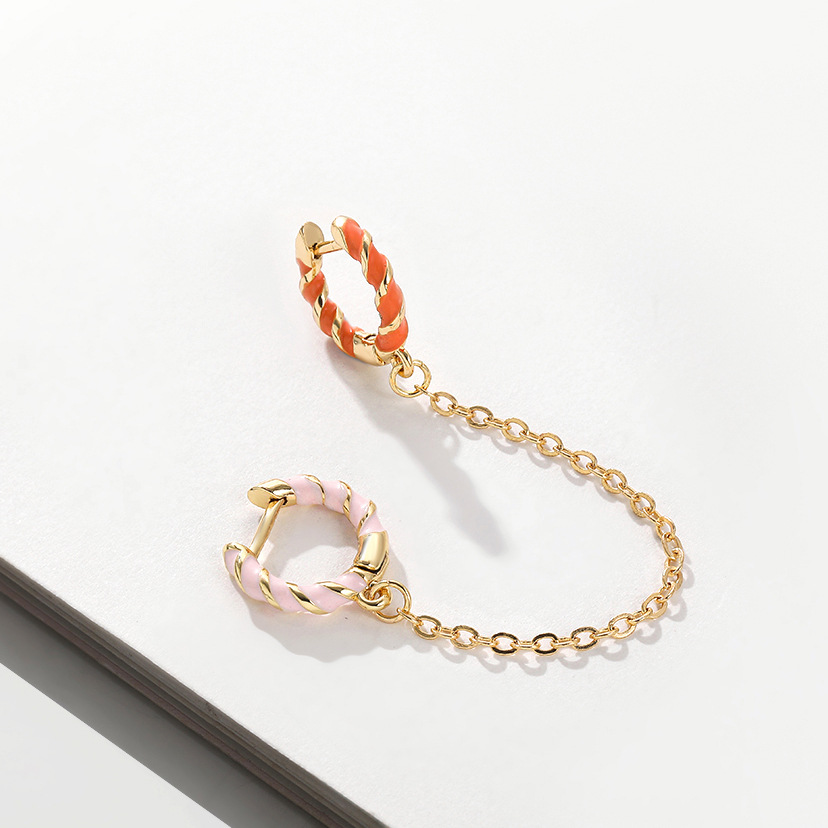 Wholesale Jewelry Simple Color Twisted With Chain Copper Earrings Nihaojewelry display picture 4