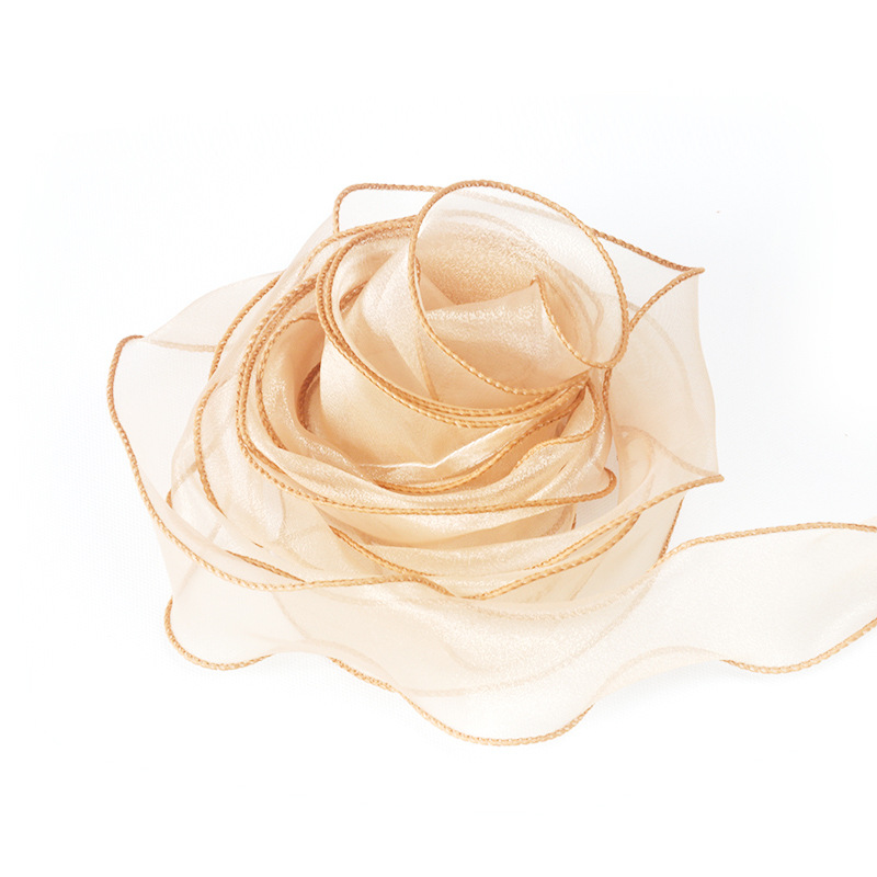 Fábrica en stock Venta caliente 4cm hilado curvado con flores material de embalaje de regalo con cinta de flores elegante hilo de cola de pescado