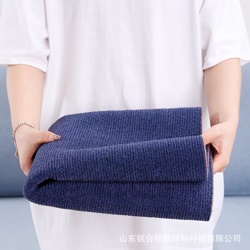 파란색 자체 접착 바닥