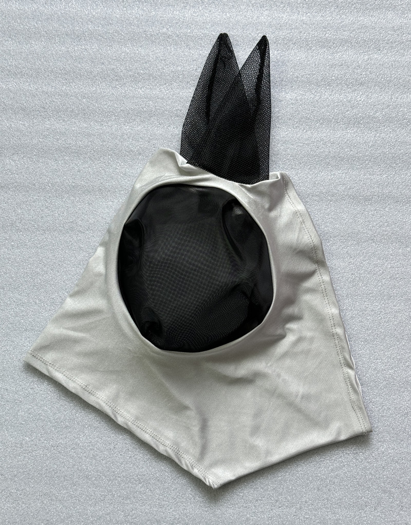회색