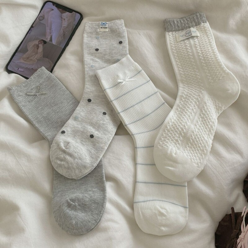 Korean-style cute socks for women, spring and autumn seamless breathable cotton socks, trendy sweet striped Japanese mid-tube slouch socks Korean-style cute socks for women, spring and autumn seamless breathable cotton socks, trendy sweet striped Japanese mid-tube slouch socks