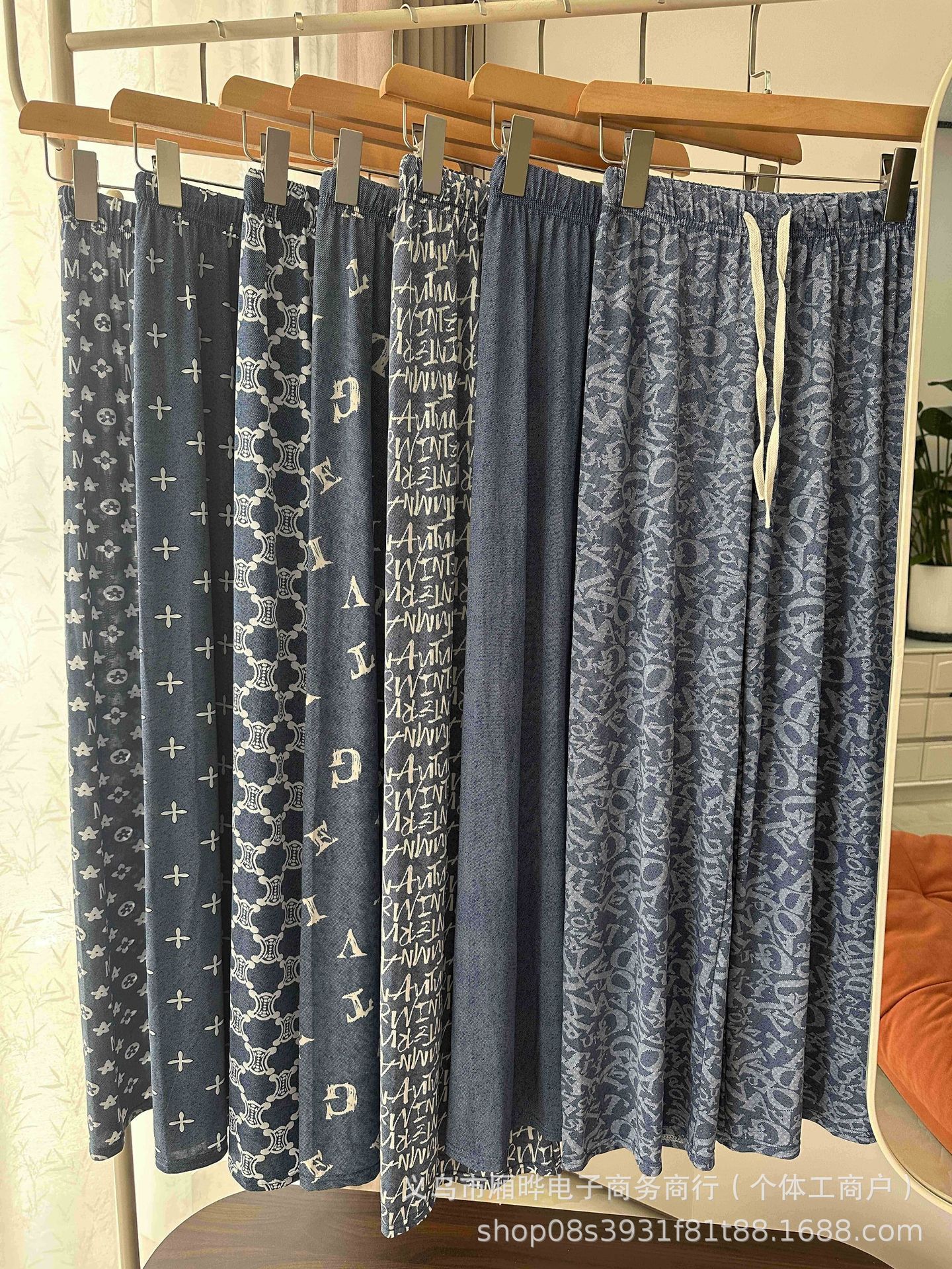 Pantalones anchos de mezclilla de imitación de seda de hielo para mujer, pantalones casuales de impresión fresca de verano 2025, pantalones frescos delgados de cintura alta drapeados image 4