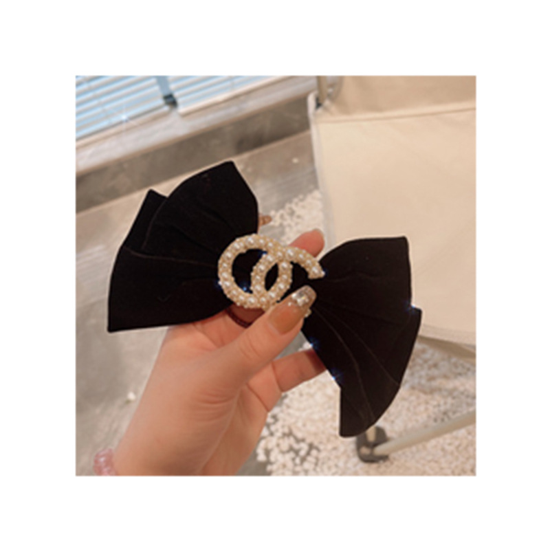 Solid color hairgrip pearl