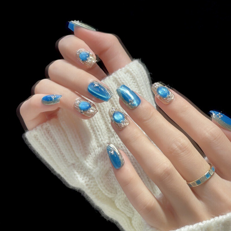 Buccellati's New Handmade Wearable Nails, Blue Crystal Cat's Eye Manicure Pieces, Douyin's Popular Whitening Nail Stickers