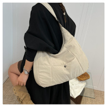 跨境新款托特包女大学生上课斜挎包大容量通勤单肩布包棉服大包