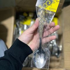 6pcs大サイズの西洋スプーンを入れてステンレスナイフとフォークを厚くします。