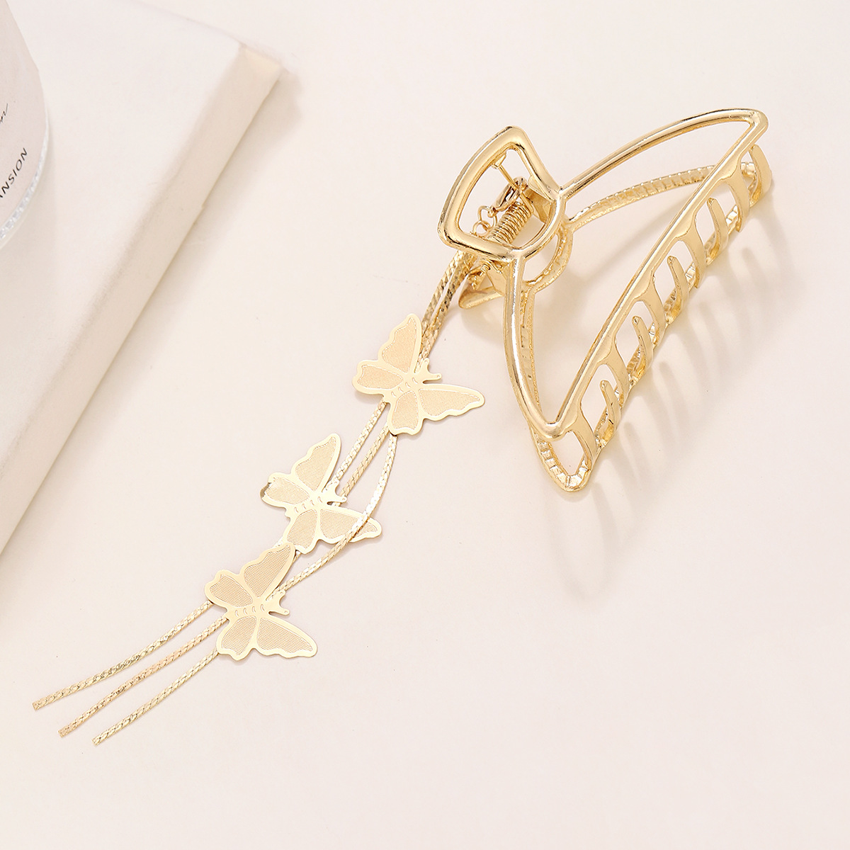 Estilo coreano metal moda hueco clip mariposa horquilla borla colgante tiburón clip hueco espalda Cabeza accesorios para el cabello para las mujeres