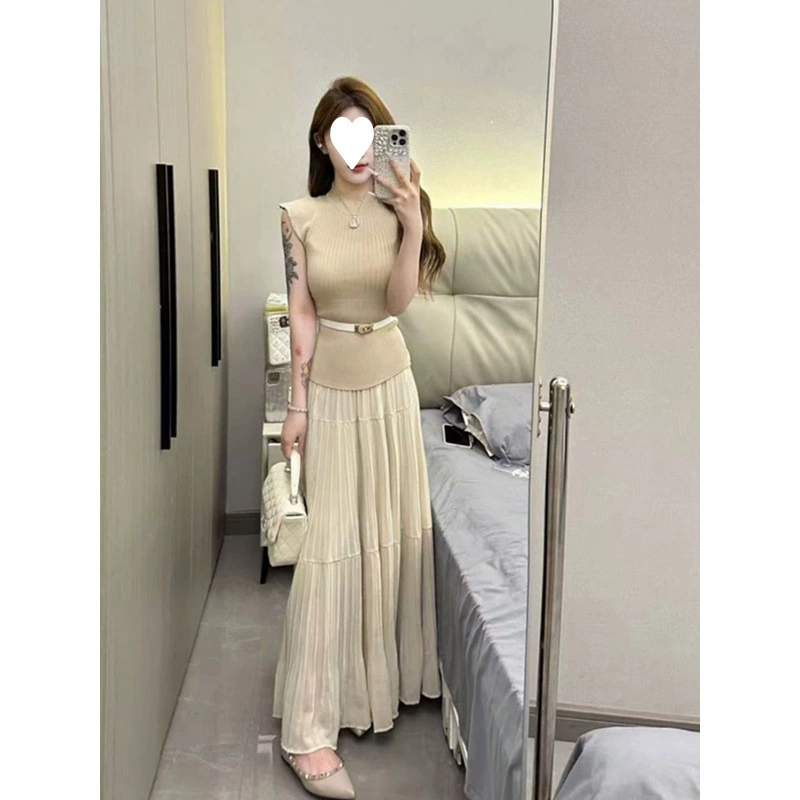 2025 Kuaishou набор для инфлюенсеров: маленький аромат, круглый вырез, трикотажная футболка, юбка А-силуэта с высокой талией, стройный элегантный топ