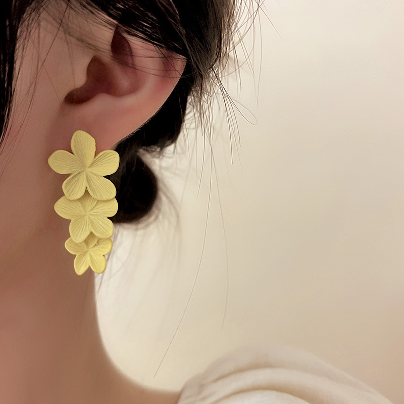 1 Pair Sweet Flower Alloy Drop Earrings display picture 1