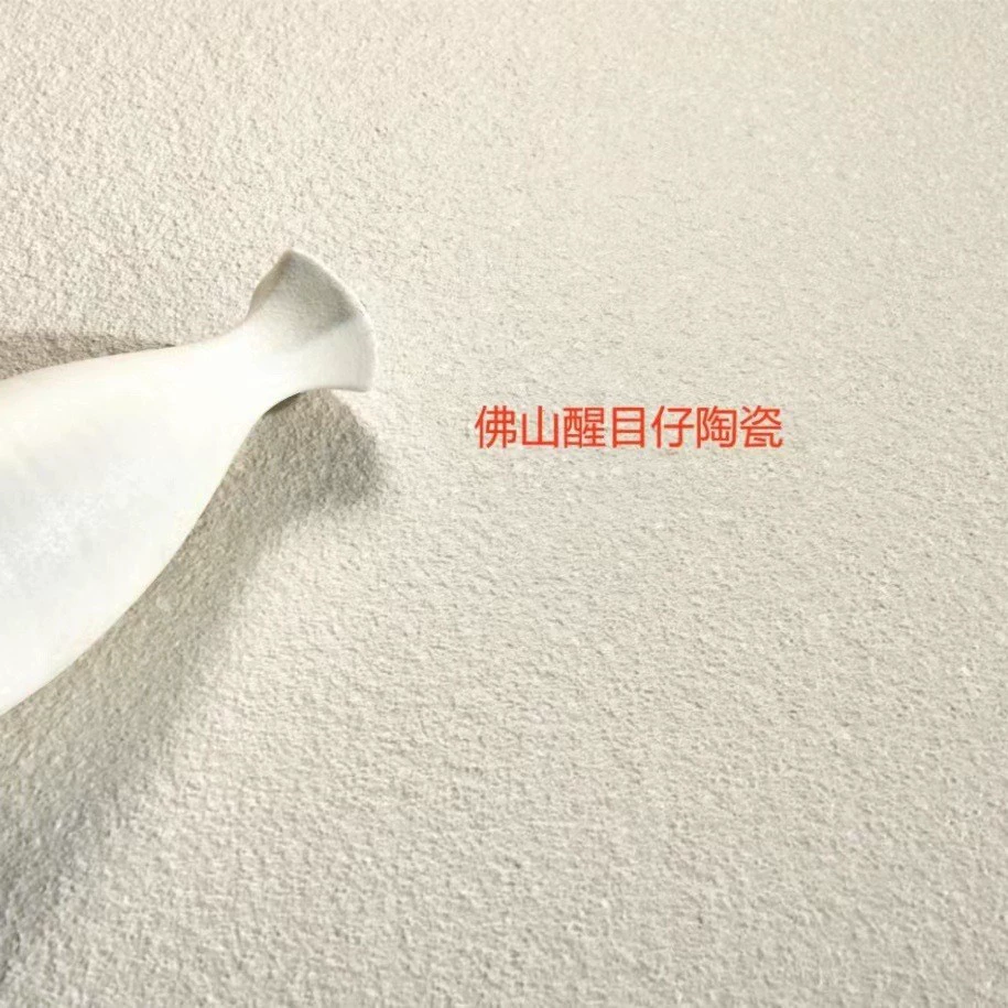 Гуандун 600*600, прочный художественный трехмерный лак с текстурой поверхности личи, молочно-белый по всей длине, подходит для ванной комнаты, балкона, двора.