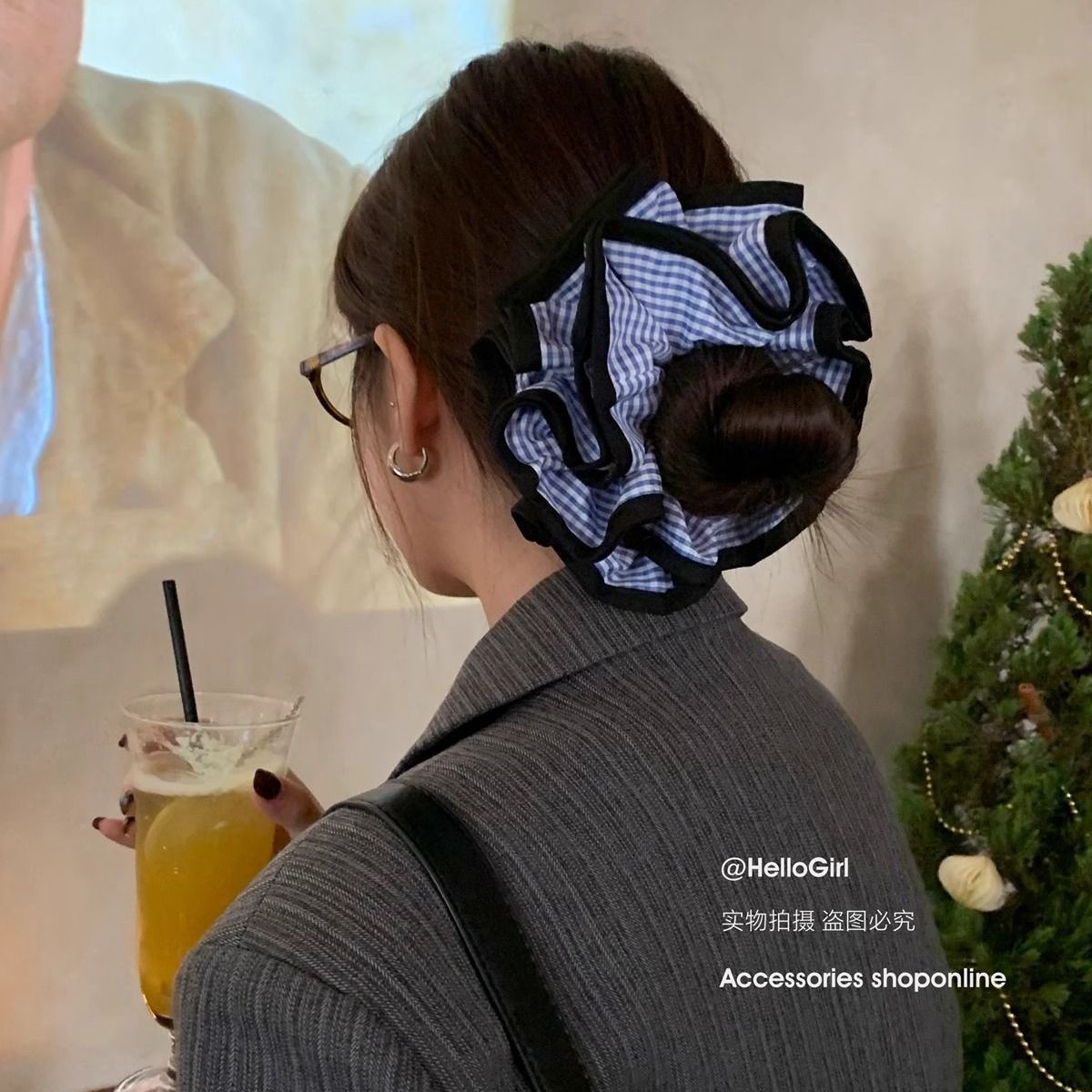 파란색 격자 무늬 검정색 테두리 약 1