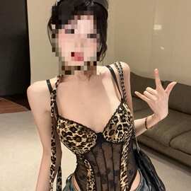 感纯欲性感豹纹修身小吊带蕾丝拼接带胸垫飘带打底衫连体衣