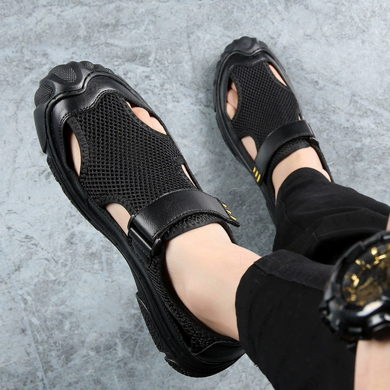 Лето 2029, новый стиль, повседневная кожаная обувь из натуральной кожи с дышащей сеткой, мужские сандалии с носком, модная уличная пляжная обувь для мужчин