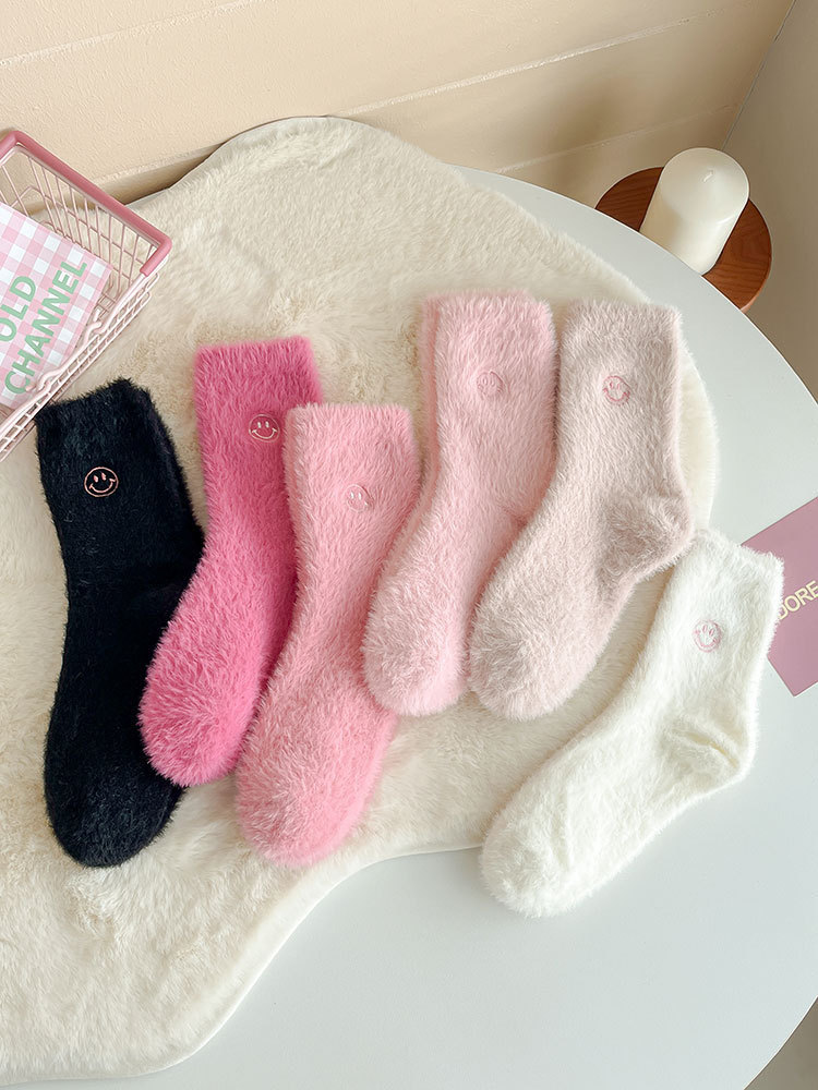 Embroidered Smiling Face Mid-length Socks For Women In Pink Fleece_voghion.com