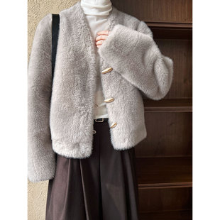 Luxi fur coat women's 2024 winter new V-neck horn buckle short eco-friendly fur top 8705
